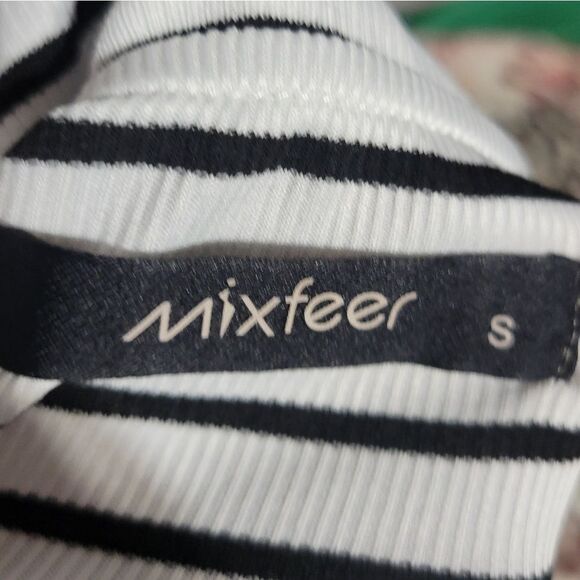 Mixfeer Women's Off Shoulder Casual Top With Long Sleeves Striped Criss Cross - Picture 9 of 9